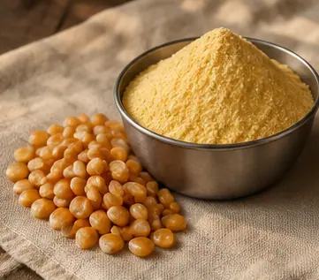 Makki (maize) flour with its grain